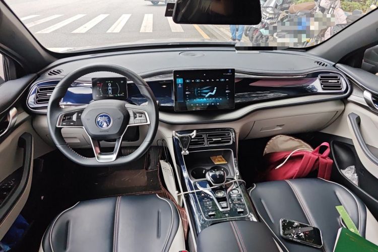 Used BYD Qin PLUS 2021 DM-i 55KM Flagship Model Center Console