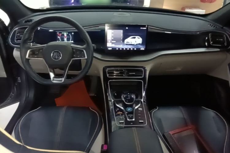 Used BYD Qin PLUS 2021 DM-i 55KM Flagship Model Center Console