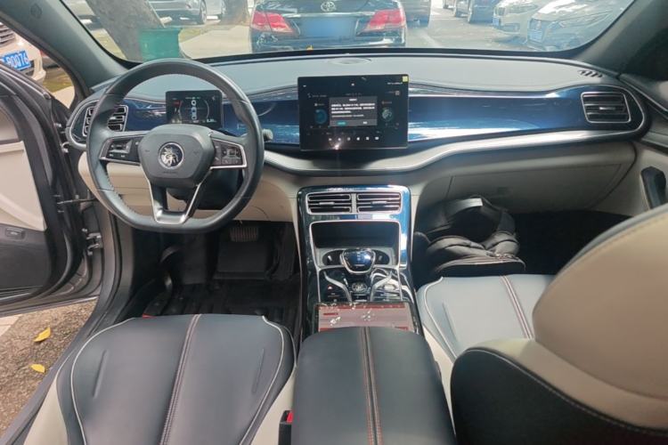Used BYD Qin PLUS 2021 DM-i 55KM Flagship Model Center Console