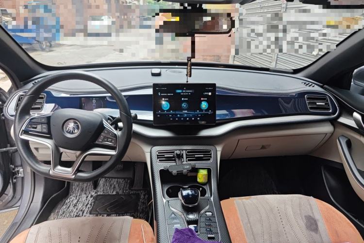 Used BYD Qin PLUS 2021 EV 400KM Luxury Model Center Console