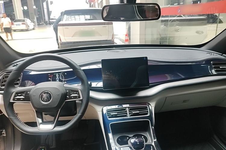 Used BYD Qin PLUS 2021 DM-i 55KM Flagship Model Center Console