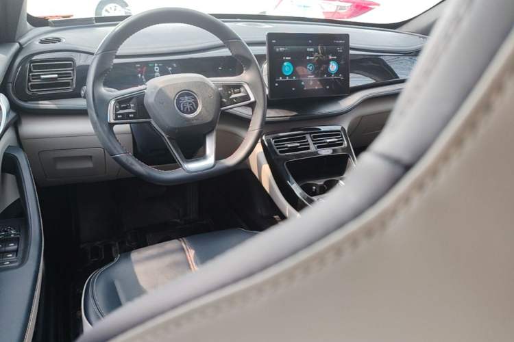 Used BYD Qin PLUS 2021 DM-i 55KM Prestige Model Center Console