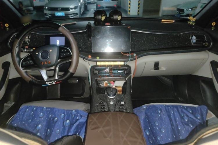Used BYD Qin PLUS 2021 EV 500KM Luxury Model Center Console