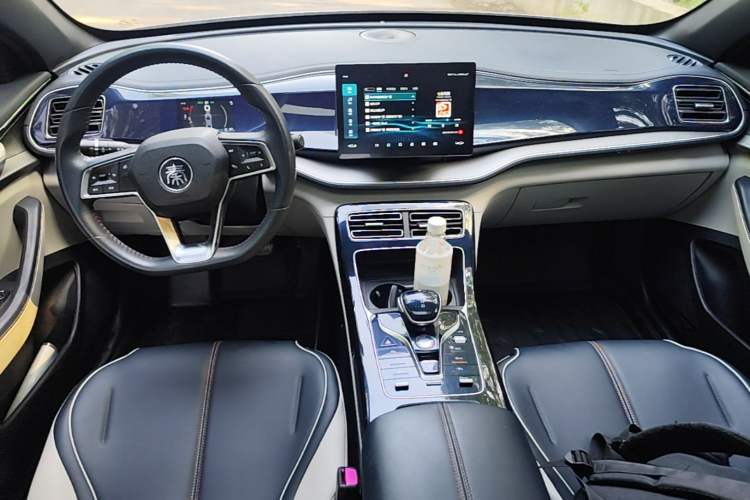 Used BYD Qin PLUS 2021 DM-i 55KM Flagship Model Center Console