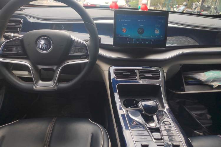 Used BYD Qin PLUS 2021 EV 400KM Luxury Model Center Console