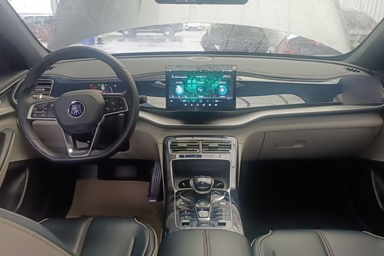 Used BYD Qin PLUS 2021 DM-i 55KM Flagship Model Center Console