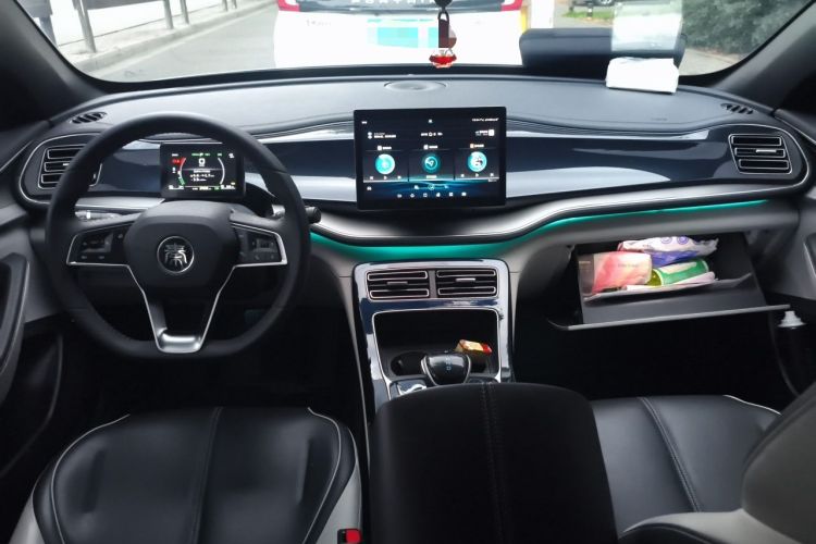 Used BYD Qin PLUS 2021 DM-i 55KM Flagship Model Center Console