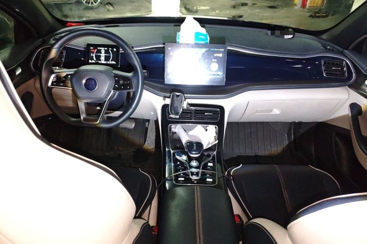 Used BYD Qin PLUS 2021 DM-i 55KM Flagship Model Center Console