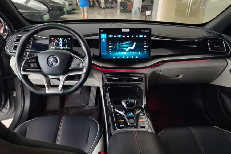 Used BYD Qin PLUS 2021 DM-i 120KM Flagship Model Center Console