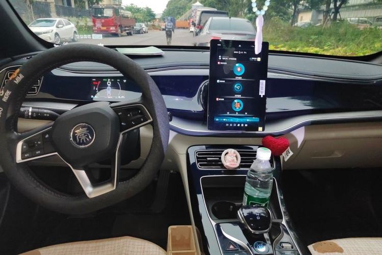 Used BYD Qin PLUS 2021 DM-i 55KM Flagship Model Center Console