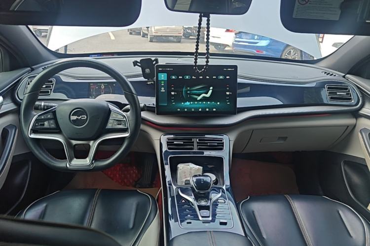 Used BYD Qin PLUS 2021 EV 500KM Premium Model Center Console