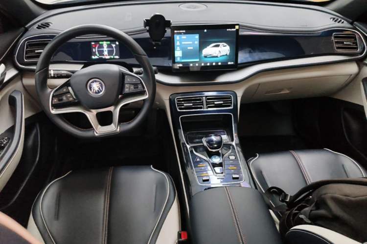 Used BYD Qin PLUS 2021 EV 400KM Luxury Model Center Console