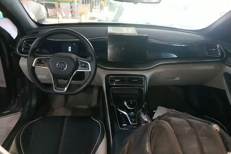 Used BYD Qin PLUS 2021 DM-i 120KM Prestige Model Center Console