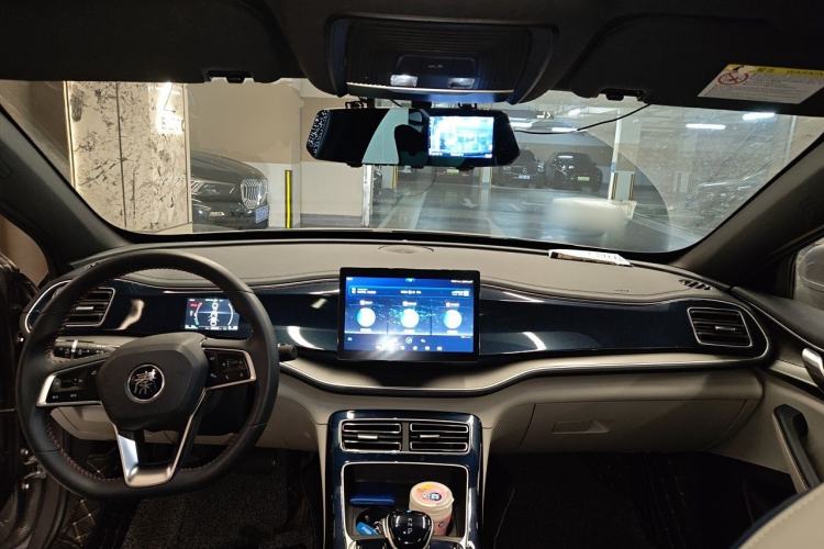 Used BYD Qin PLUS 2021 DM-i 55KM Flagship Model Center Console
