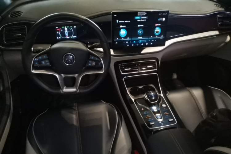 Used BYD Qin PLUS 2021 DM-i 120KM Flagship Model Center Console