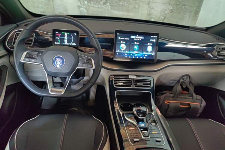 Used BYD Qin PLUS 2021 DM-i 55KM Flagship Model Center Console
