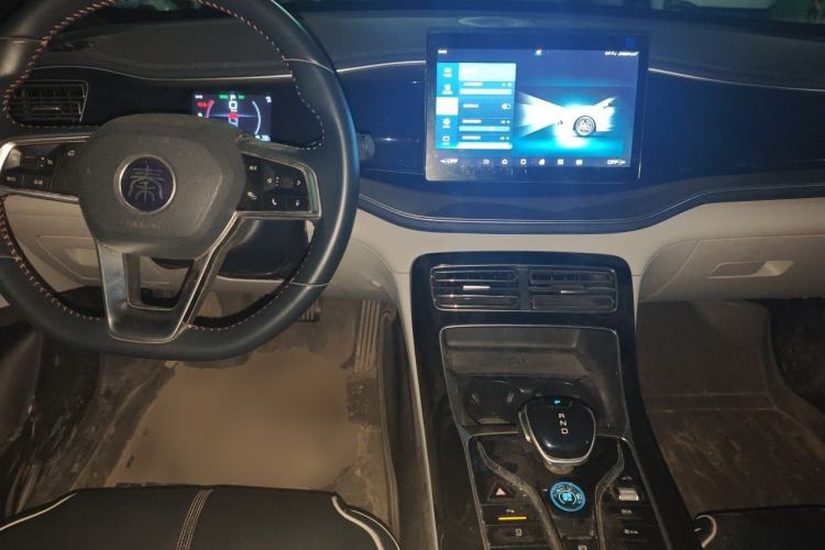 Used BYD Qin PLUS 2021 DM-i 55KM Flagship Model Center Console