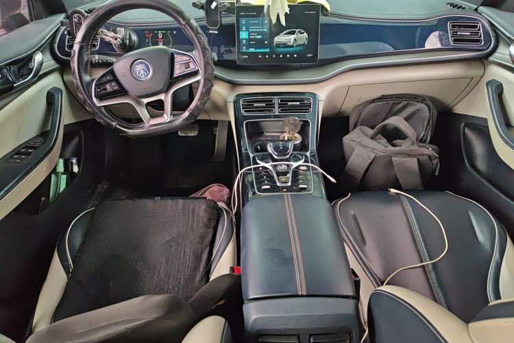Used BYD Qin PLUS 2021 EV 400KM Luxury Model Center Console