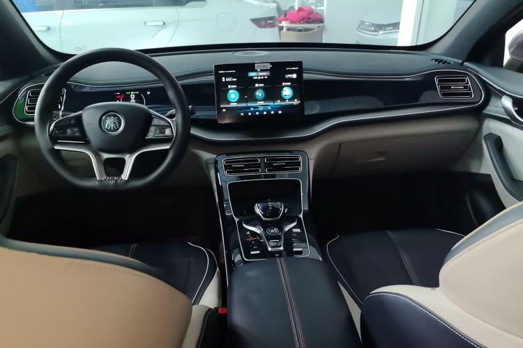 Used BYD Qin PLUS 2021 EV 500KM Luxury Model Center Console
