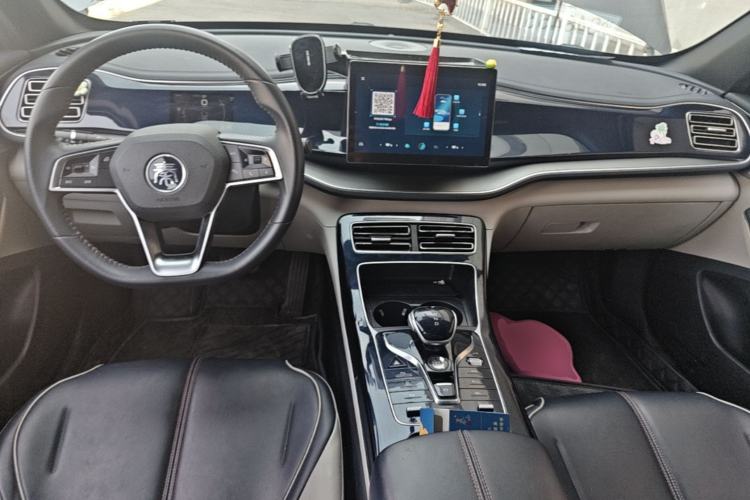 Used BYD Qin PLUS 2021 DM-i 55KM Flagship Model Center Console