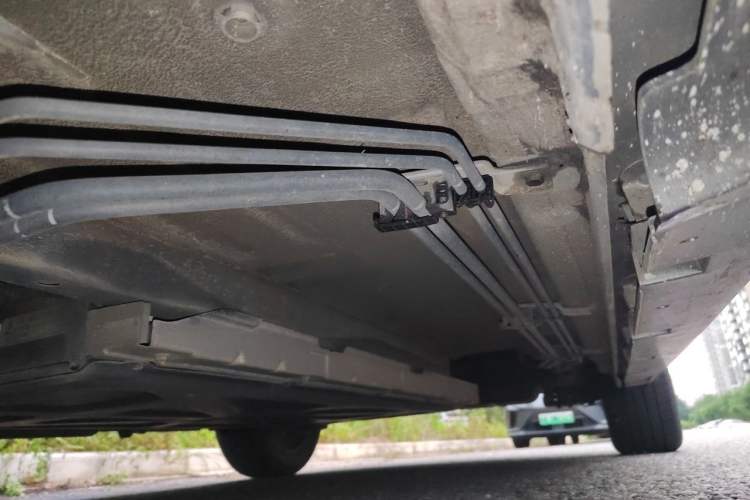 Used BYD Qin PLUS 2021 DM-i 55KM Flagship Model Chassis Front Left