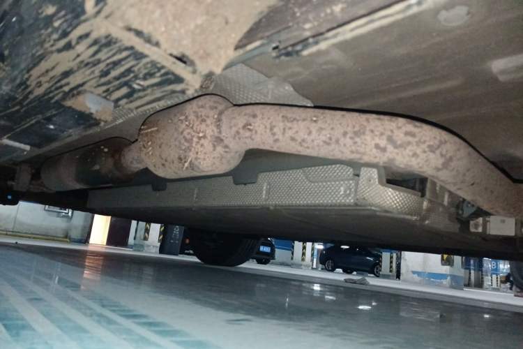 Used BYD Qin PLUS 2021 DM-i 55KM Flagship Model Chassis Front Right