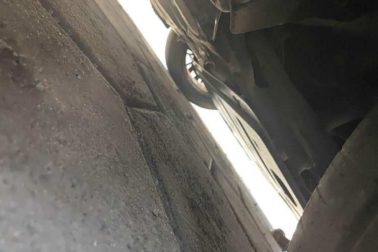 Used BYD Qin PLUS 2021 DM-i 55KM Flagship Model Chassis Front Right