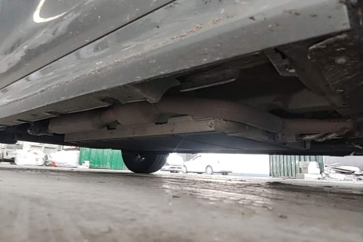 Used BYD Qin PLUS 2021 DM-i 55KM Flagship Model Chassis Front Right