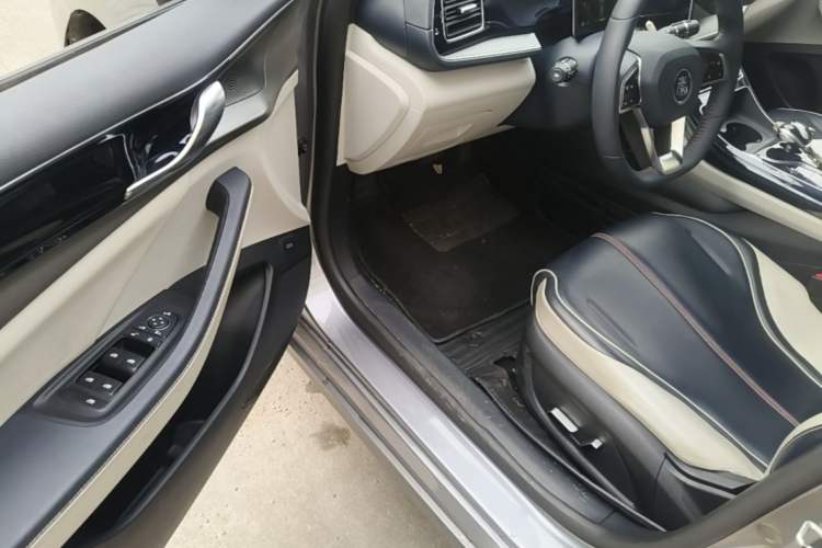 Used BYD Qin PLUS 2021 DM-i 55KM Flagship Model Driver Seat