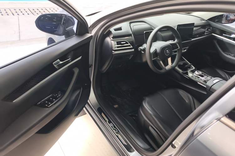 Used BYD Qin PLUS 2021 EV 400KM Leading Comfort Edition Driver Seat