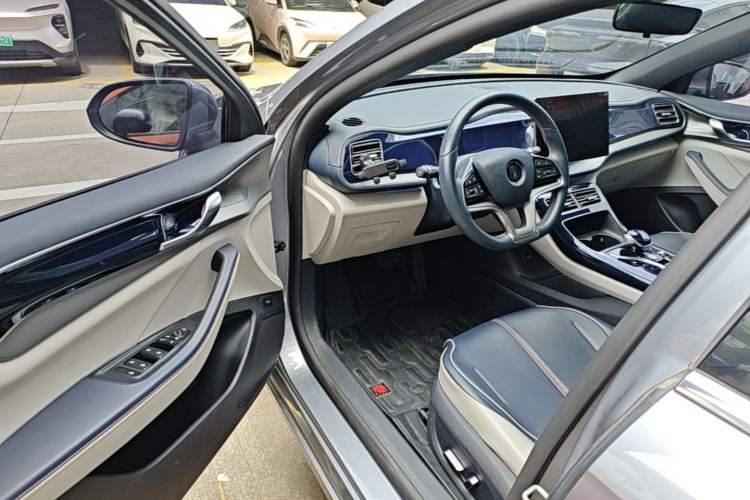Used BYD Qin PLUS 2021 DM-i 120KM Flagship Model Driver Seat