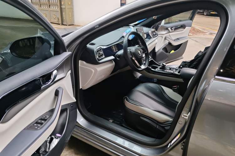 Used BYD Qin PLUS 2021 DM-i 120KM Prestige Model Driver Seat