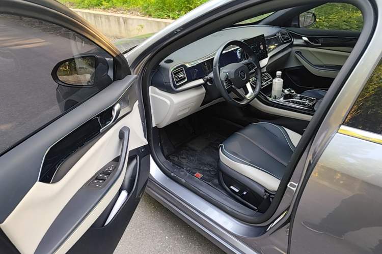 Used BYD Qin PLUS 2021 DM-i 55KM Flagship Model Driver Seat