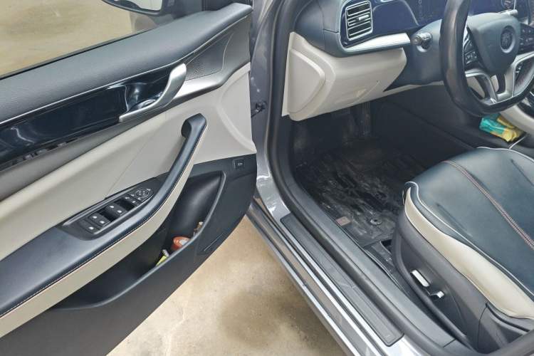 Used BYD Qin PLUS 2021 EV 400KM Luxury Model Driver Seat