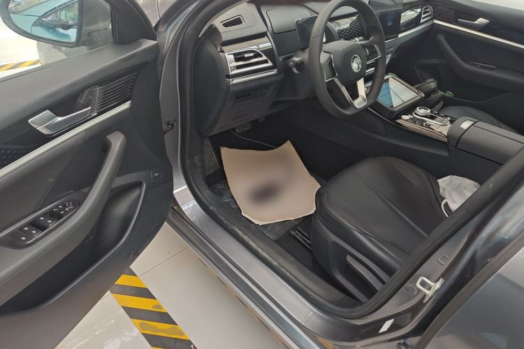 Used BYD Qin PLUS 2021 EV 400KM Leading Comfort Edition Driver Seat