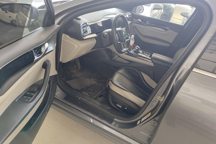 Used BYD Qin PLUS 2021 EV 400KM Luxury Model Driver Seat
