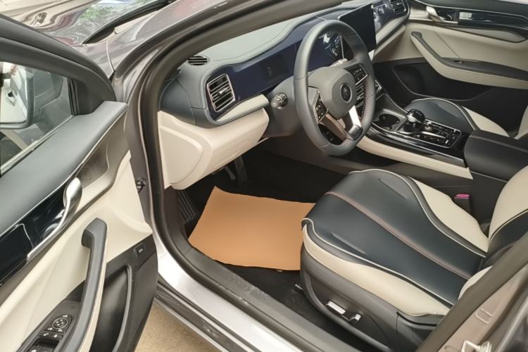 Used BYD Qin PLUS 2021 DM-i 55KM Flagship Model Driver Seat
