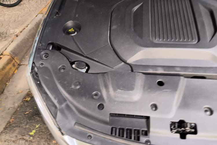 Used BYD Qin PLUS 2021 EV 500KM Luxury Model Engine Bay Right