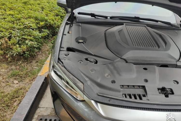 Used BYD Qin PLUS 2021 EV 400KM Luxury Model Engine Bay Right