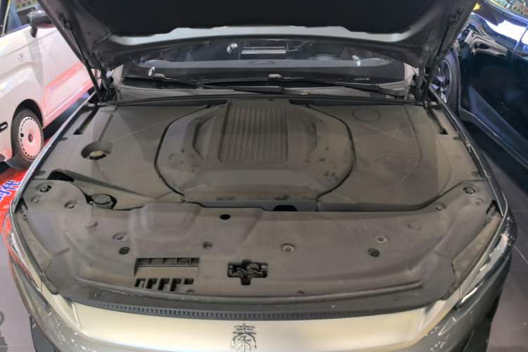 Used BYD Qin PLUS 2021 EV 400KM Luxury Model Engine Bay