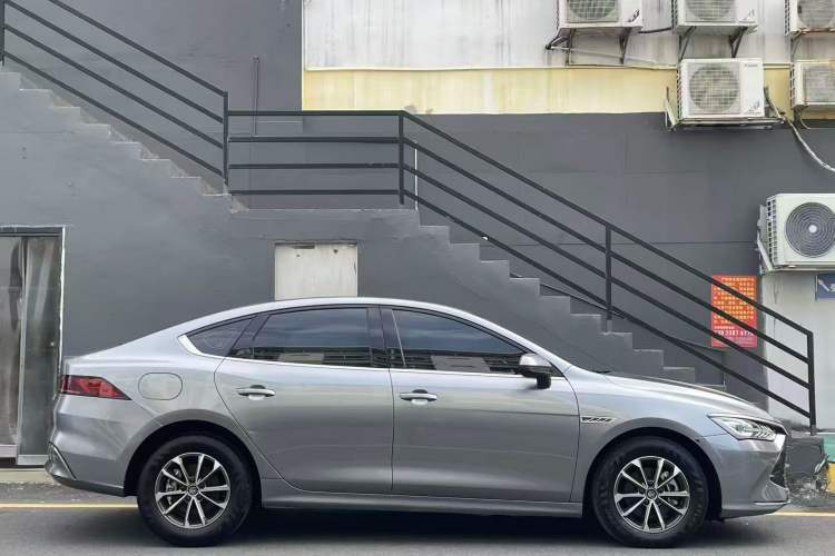 Used BYD Qin PLUS 2021 DM-i 55KM Prestige Model Exterior 2