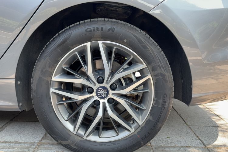 Used BYD Qin PLUS 2021 EV 500KM Premium Model Exterior 4