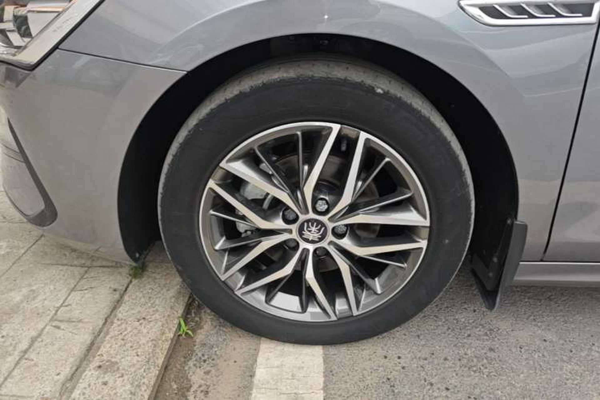 Used BYD Qin PLUS 2021 EV 500KM Luxury Model Exterior 4