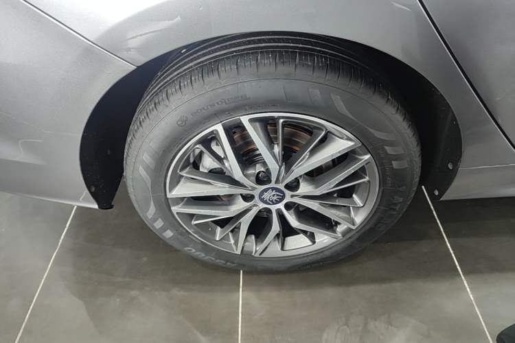 Used BYD Qin PLUS 2021 EV 500KM Luxury Model Exterior 5