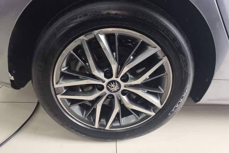Used BYD Qin PLUS 2021 DM-i 55KM Flagship Model Exterior 5