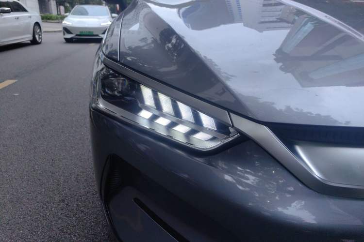 Used BYD Qin PLUS 2021 EV 500KM Luxury Model Exterior 6