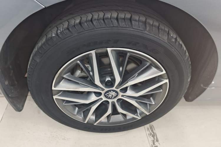 Used BYD Qin PLUS 2021 EV 500KM Luxury Model Exterior 8