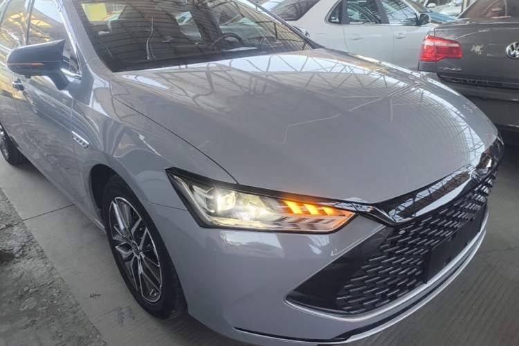 Used BYD Qin PLUS 2021 DM-i 55KM Flagship Model Front Right 45 Deg