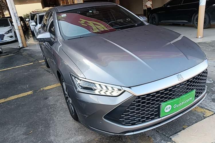 Used BYD Qin PLUS 2021 DM-i 55KM Flagship Model Front Right 45 Deg