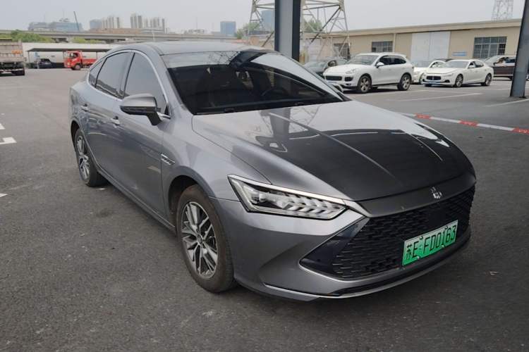Used BYD Qin PLUS 2021 DM-i 120KM Flagship Model Front Right 45 Deg